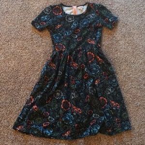 Medium LuLaRoe Amelia